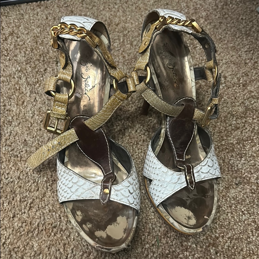 White and Gold Heels by Sergio Zelcer